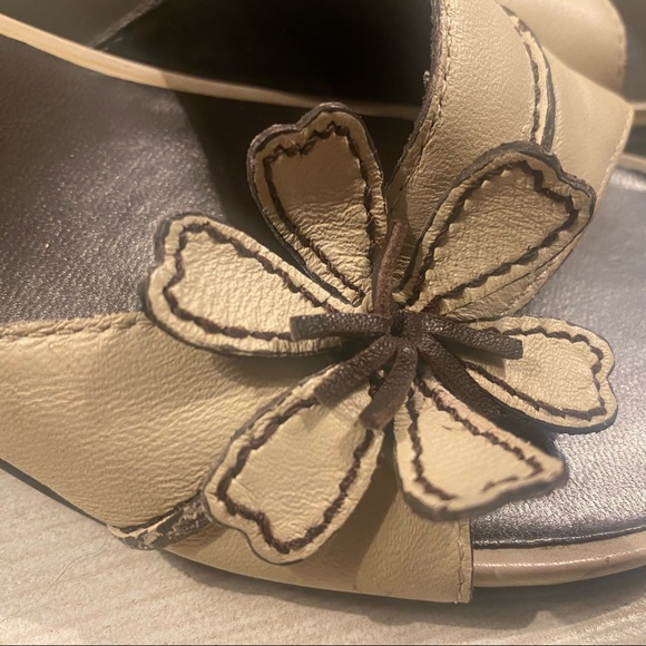 2/$30 Maripe Cream & Brown Guitar Leather Sandals 6 - Picture 4 of 7